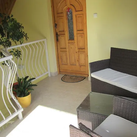 Apartment Rozsadomb *