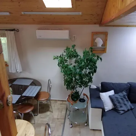 Apartment Rozsadomb