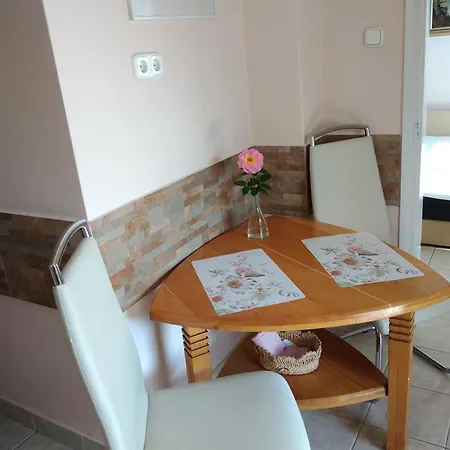 Rozsadomb Apartment