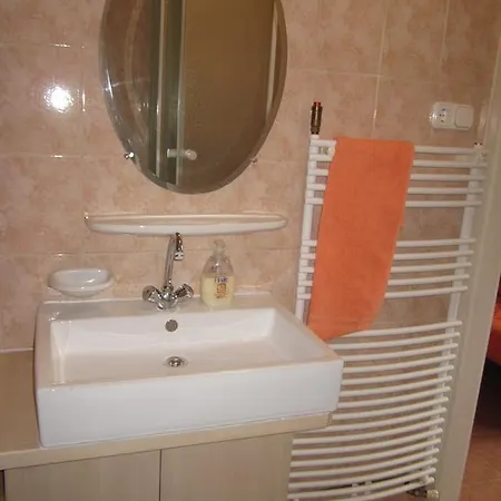 Apartment Rozsadomb *