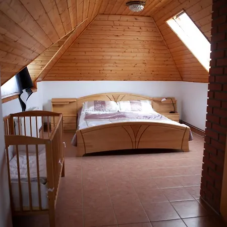Rozsadomb Apartment *